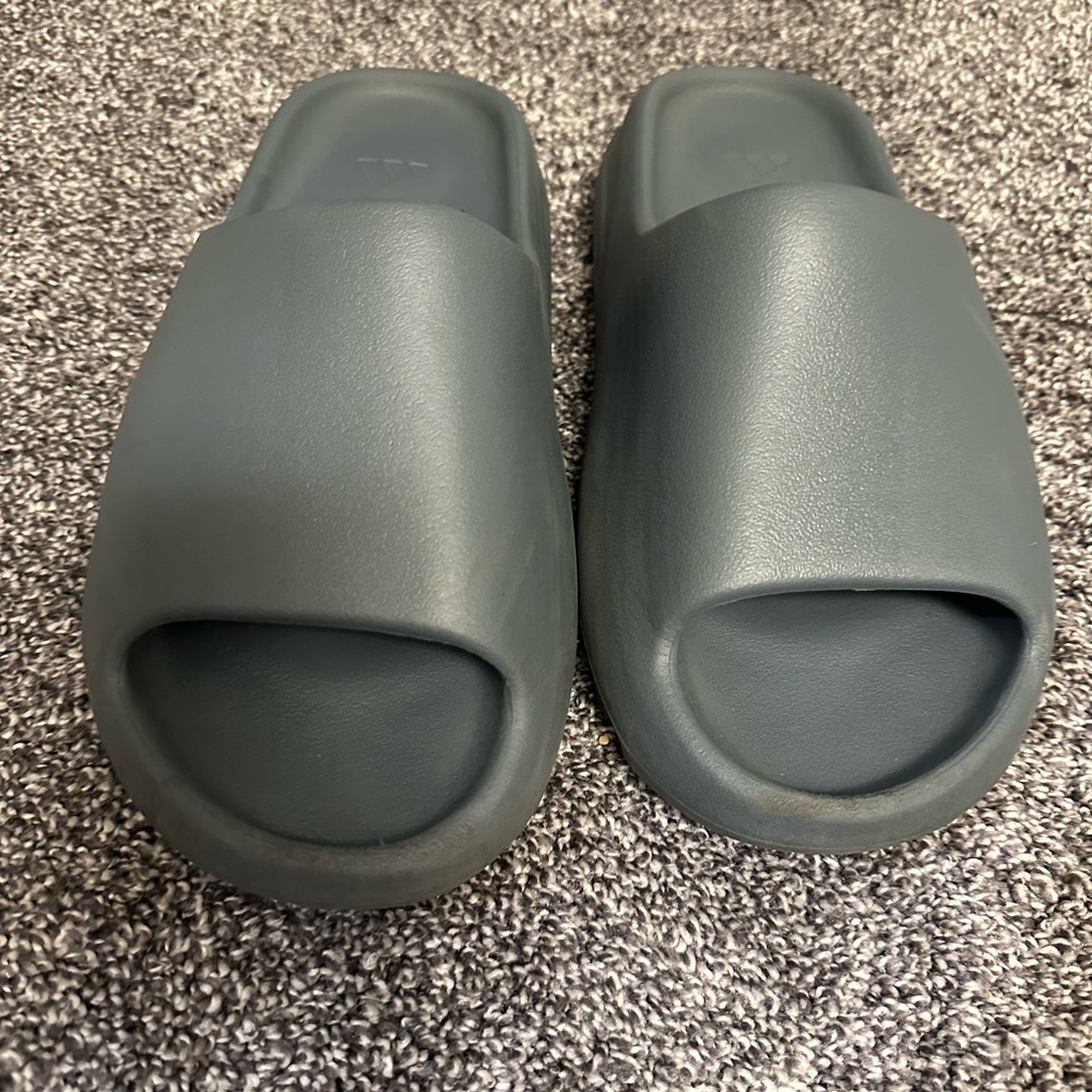 Yeezy slide size 8 slate